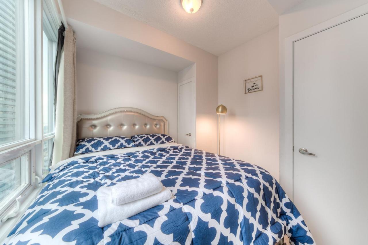 Stylish Newly Furnished With Beautiful View * Toronto