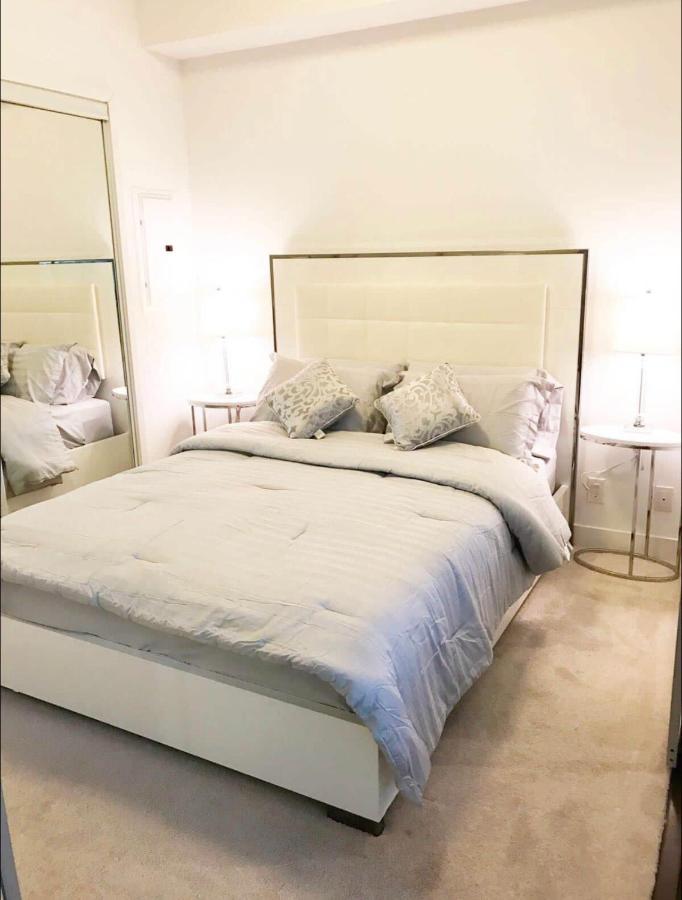 Luxury Living On The Lake! 3 Bedroom 2 Bath Extended Balcony And Parking Toronto