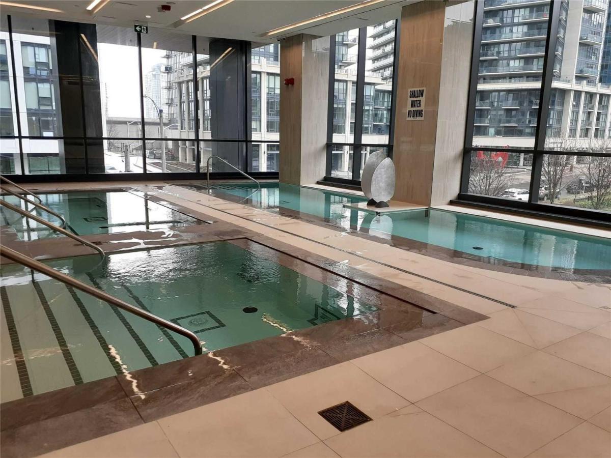 1 Bedroom With Gorgeous View! *
