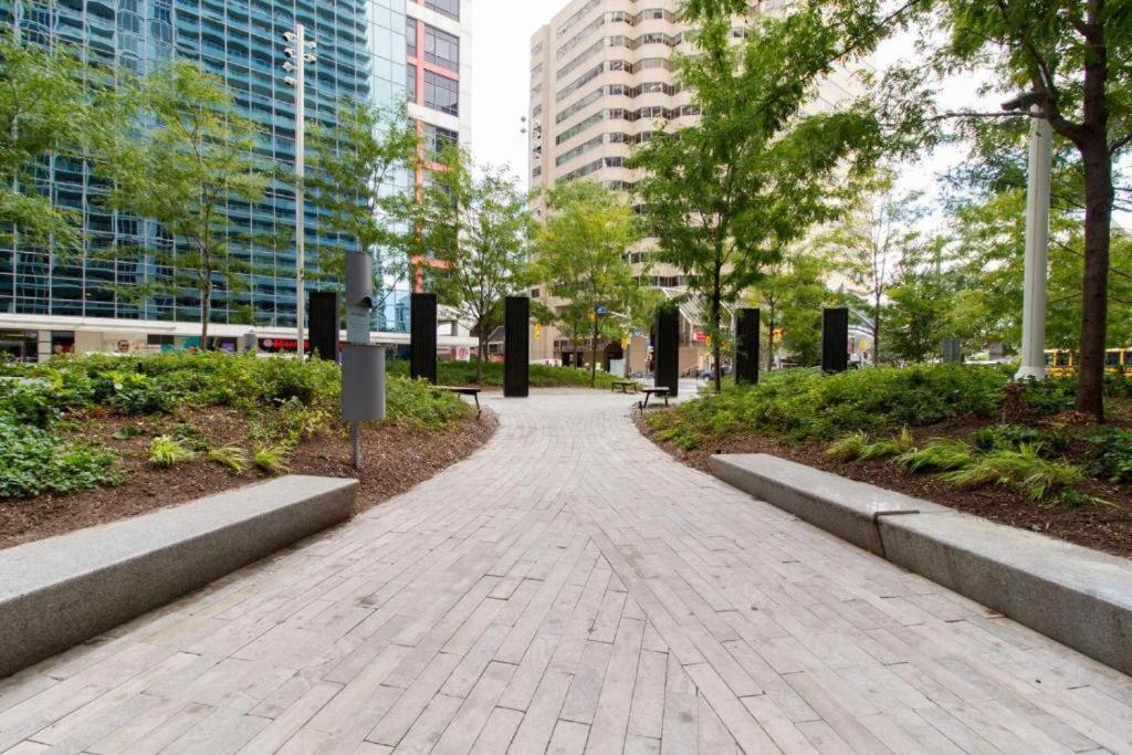 Apartment Union Square Centre Toronto