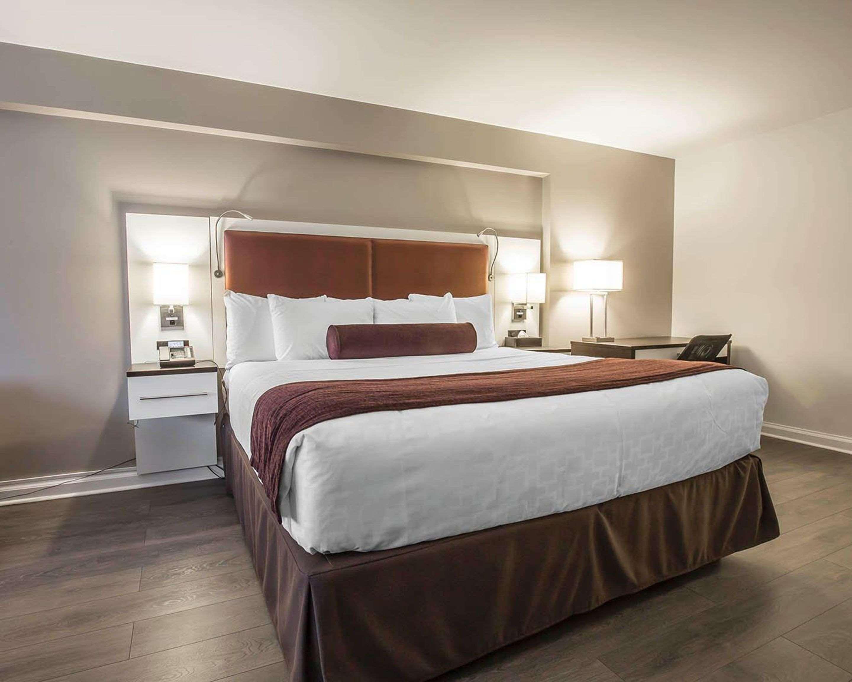 The Saint Hotel, Ascend Collection Hotel Toronto