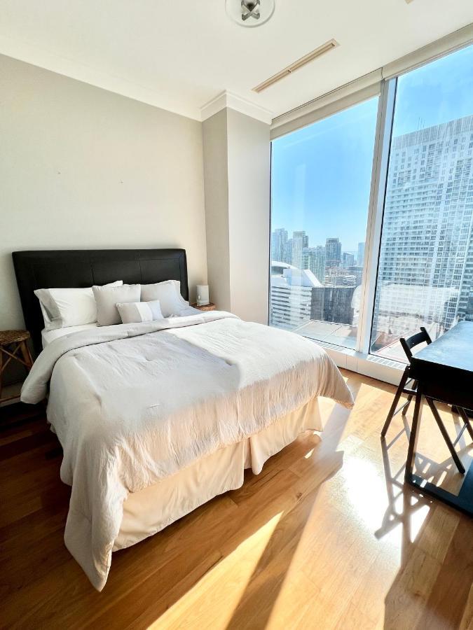 Luxury Hotel Residences Bed & Breakfast Toronto