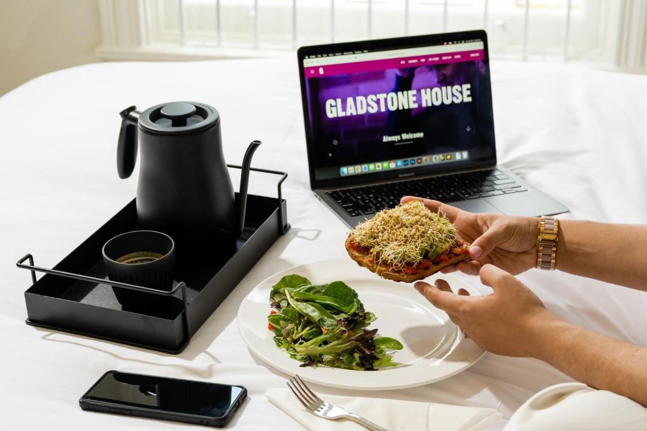 Gladstone House 4*
