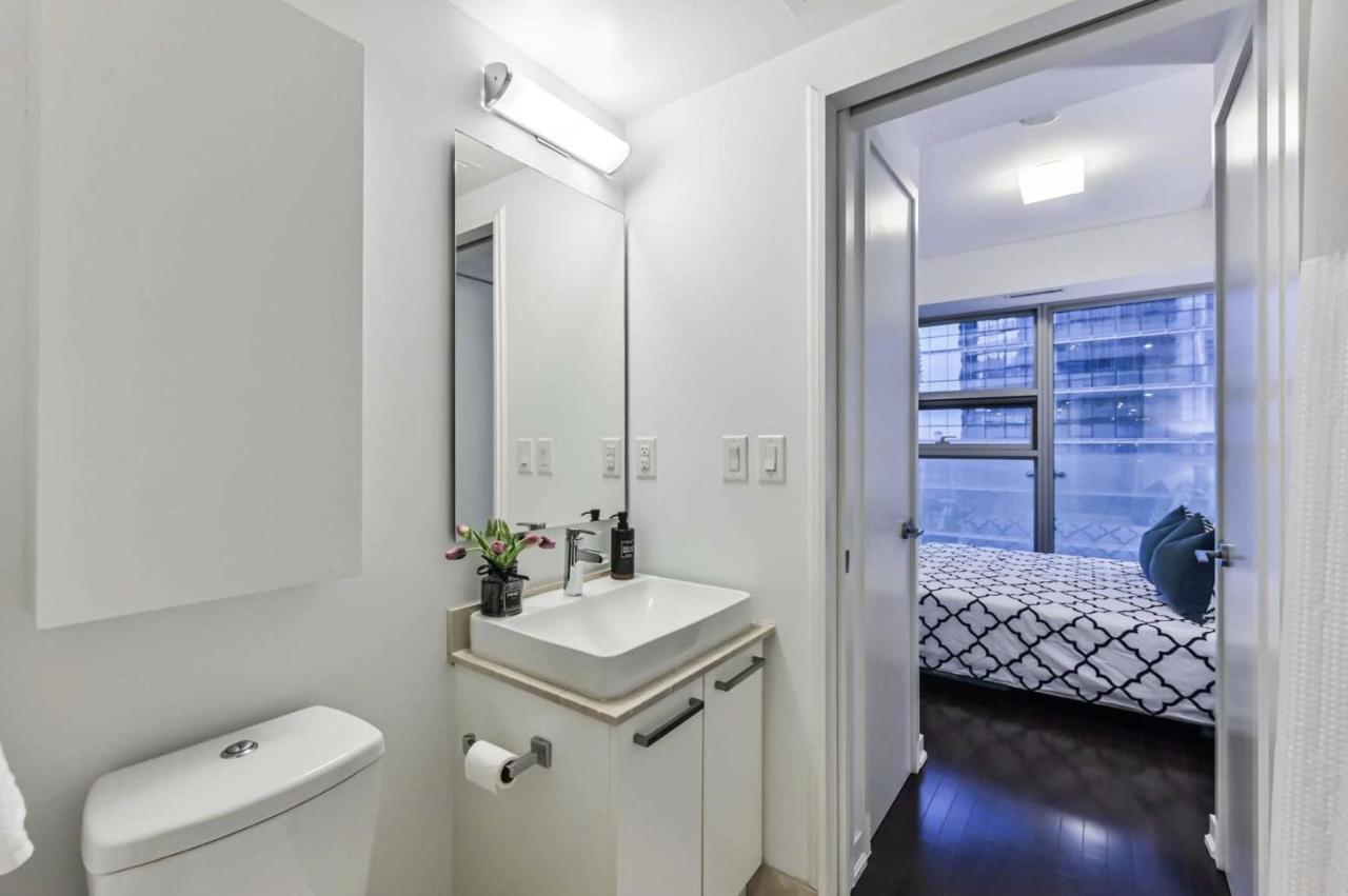 Apartment Downtown Near Cn Tower Toronto