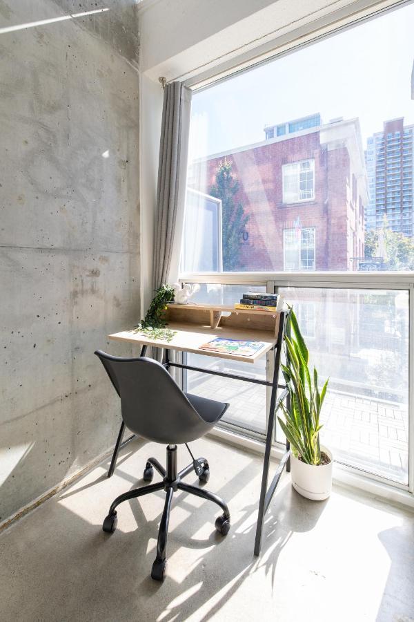 2 Storey Creative Downtown West Loft * Toronto