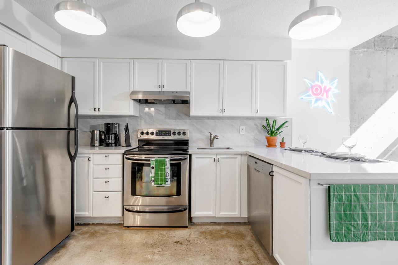2 Storey Creative Downtown West Loft Apartment Toronto