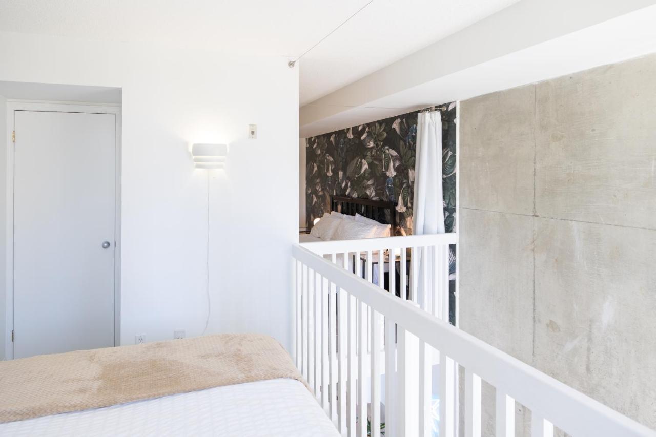 2 Storey Creative Downtown West Loft *
