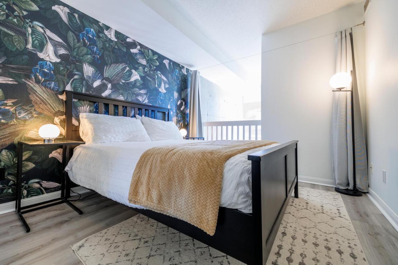 2 Storey Creative Downtown West Loft *
