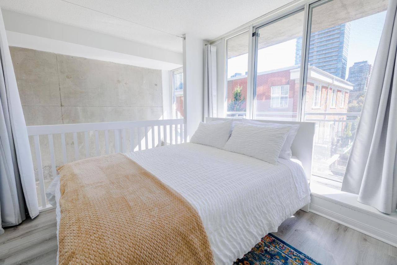 2 Storey Creative Downtown West Loft Toronto
