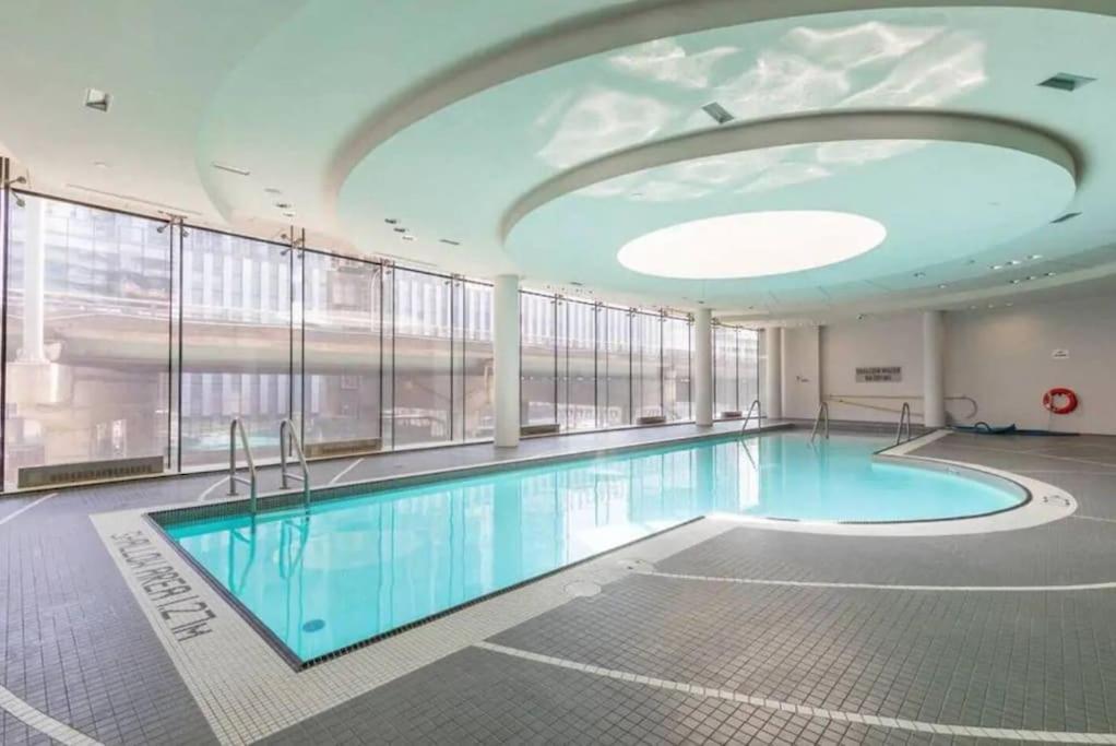 Entire 1 Bedroom + Den Downtown * Toronto