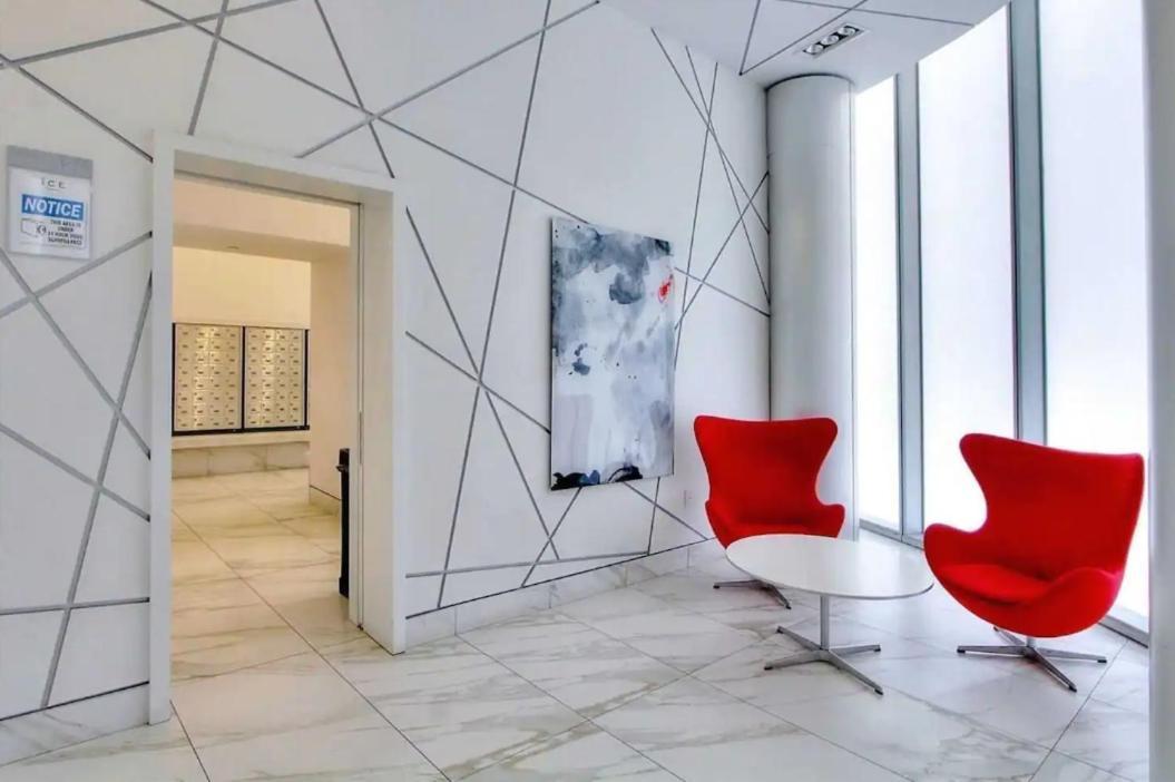 Entire 1 Bedroom + Den Downtown * Toronto