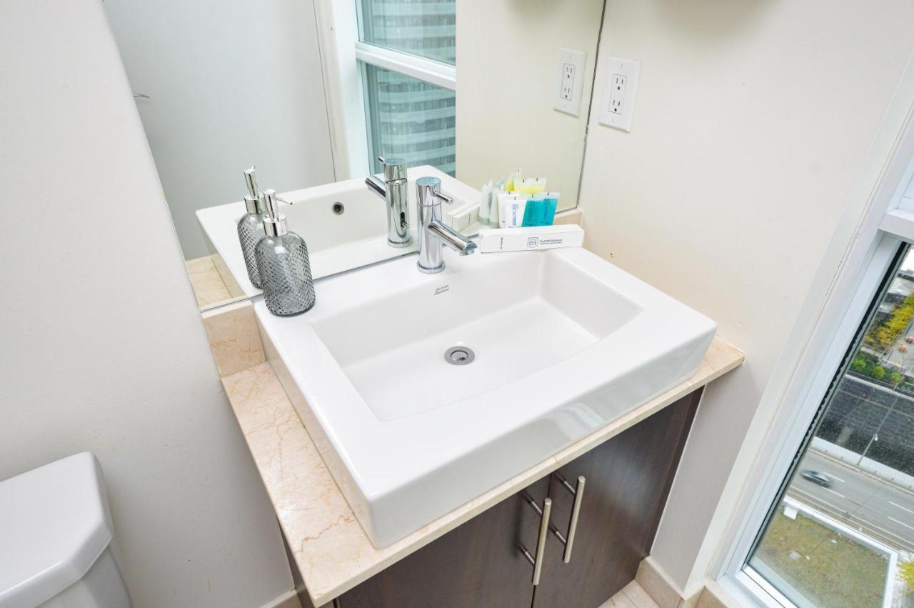 Downtown Mins From Scotiabank Arena, Tiff, Cn Tower, Union, Mtcc Apartment *