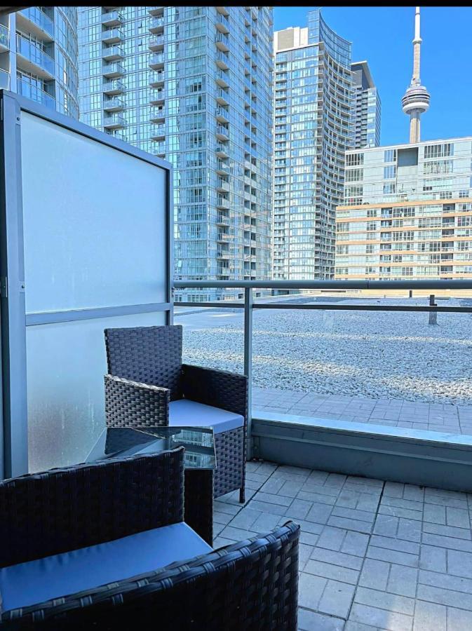 Modern By Cn Tower With Parking Apartment Toronto