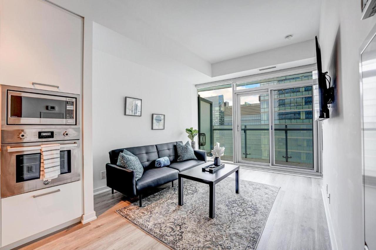 Downtown Near Cn Tower Apartment