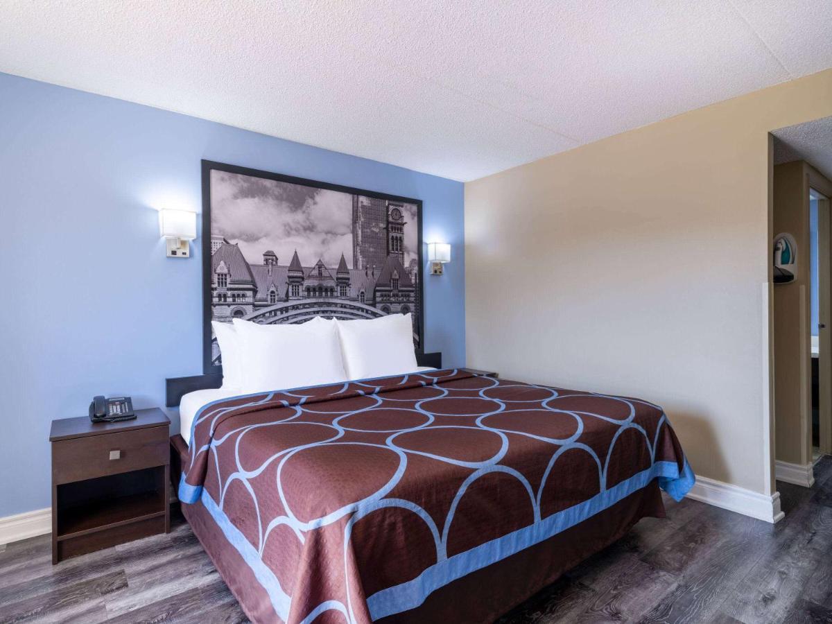 Hotel Super 8 By Wyndham East On