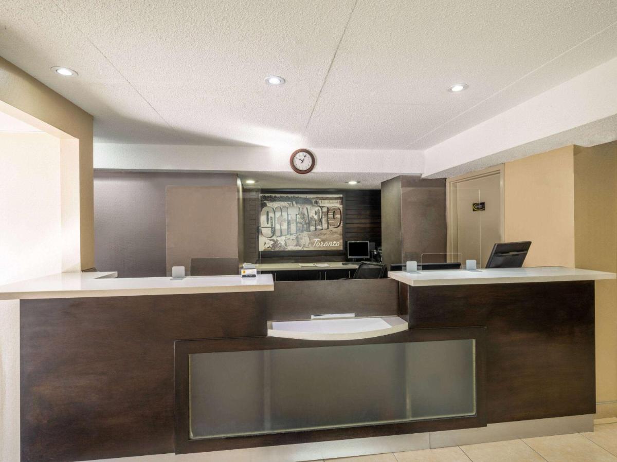 Hotel Super 8 By Wyndham East On