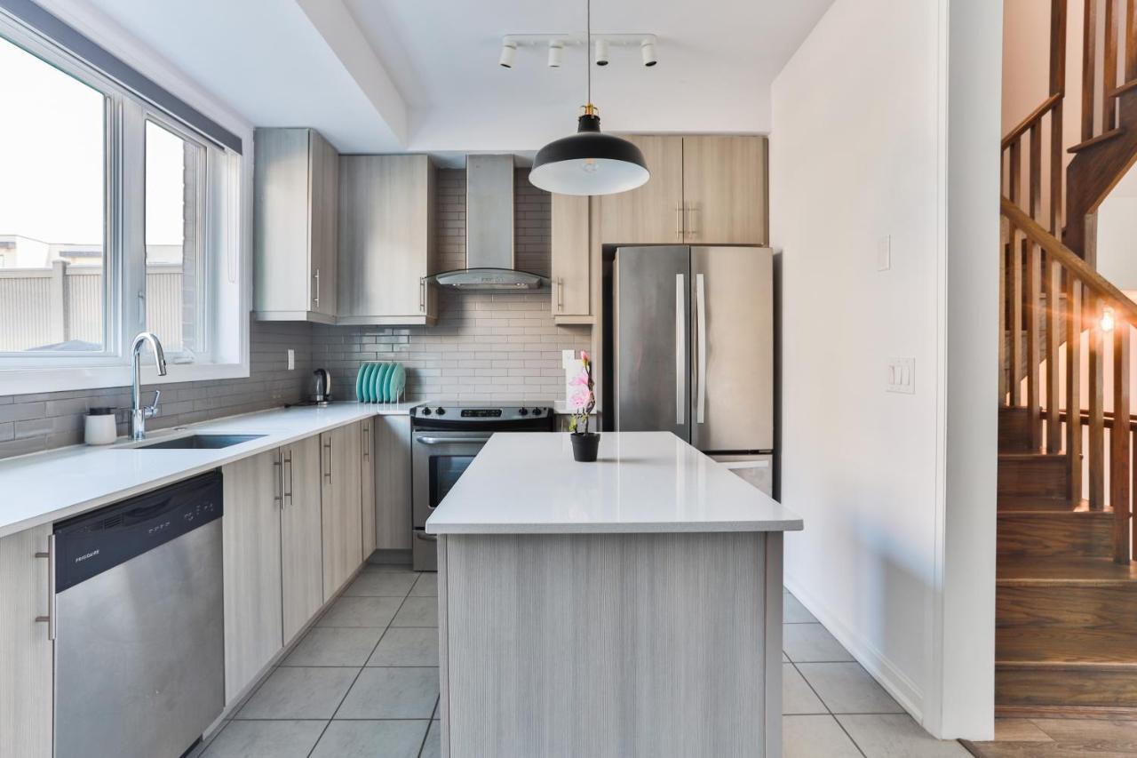 3bdr Townhouse In Downsview Park - Free Parking - 25 Min To Downtown *