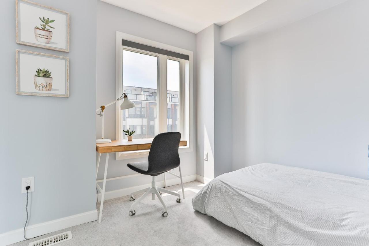 Holiday home 3bdr Townhouse In Downsview Park - Free Parking - 25 Min To Downtown Toronto
