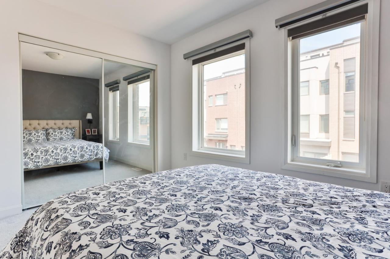 3bdr Townhouse In Downsview Park - Free Parking - 25 Min To Downtown Holiday home Toronto