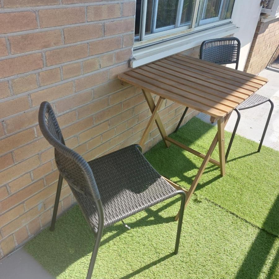 Cozy 1-bedroom Downton * Toronto