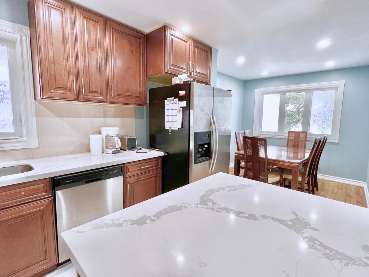 Homestay Newly Renovated Detached Near Finch Subway Station *