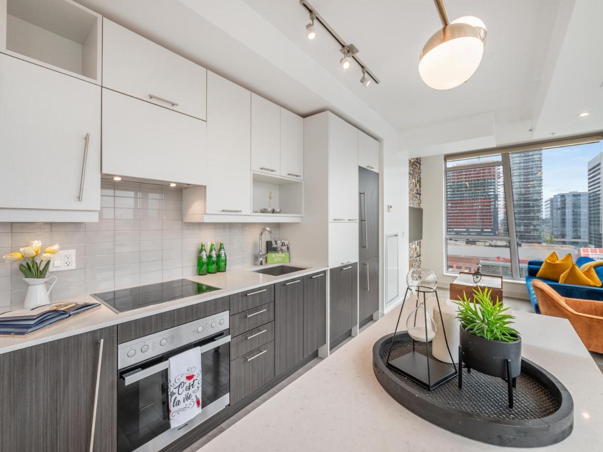 Luxury 2 Bedroom In The Heart Of Entertainment District W/ Cn Tower View Apartment *
