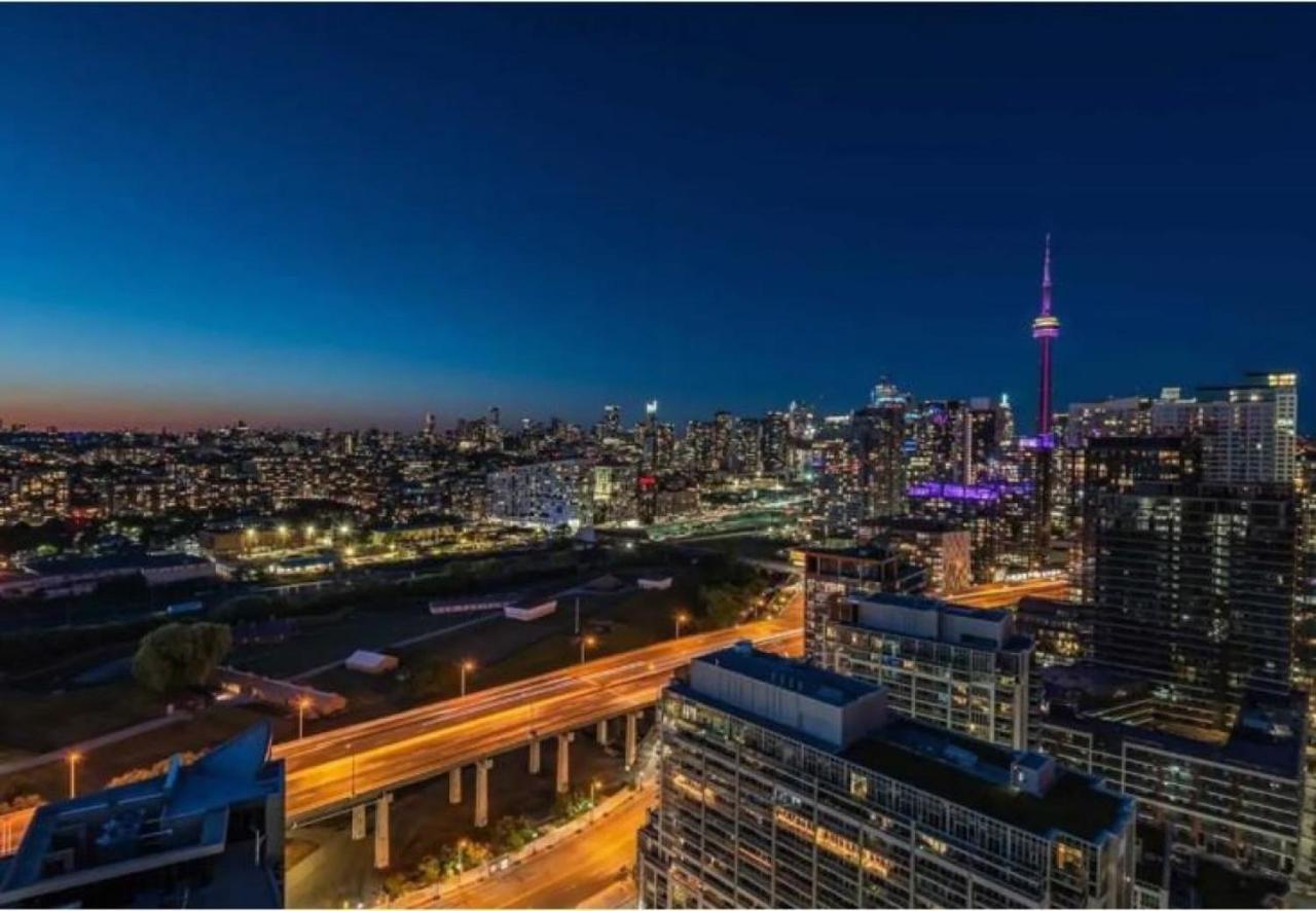 Executive Downtown With Skyline View Apartment *