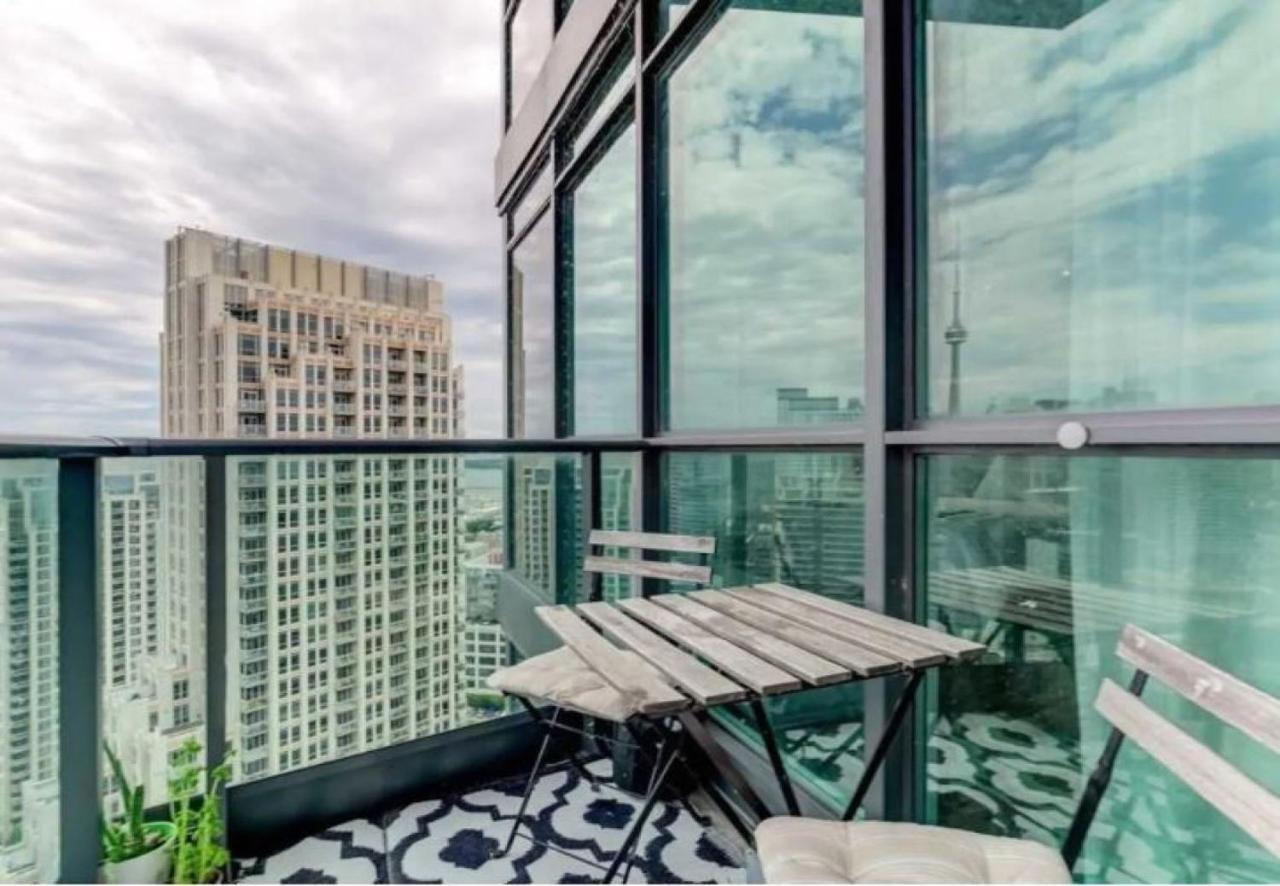 Executive Downtown With Skyline View Apartment *
