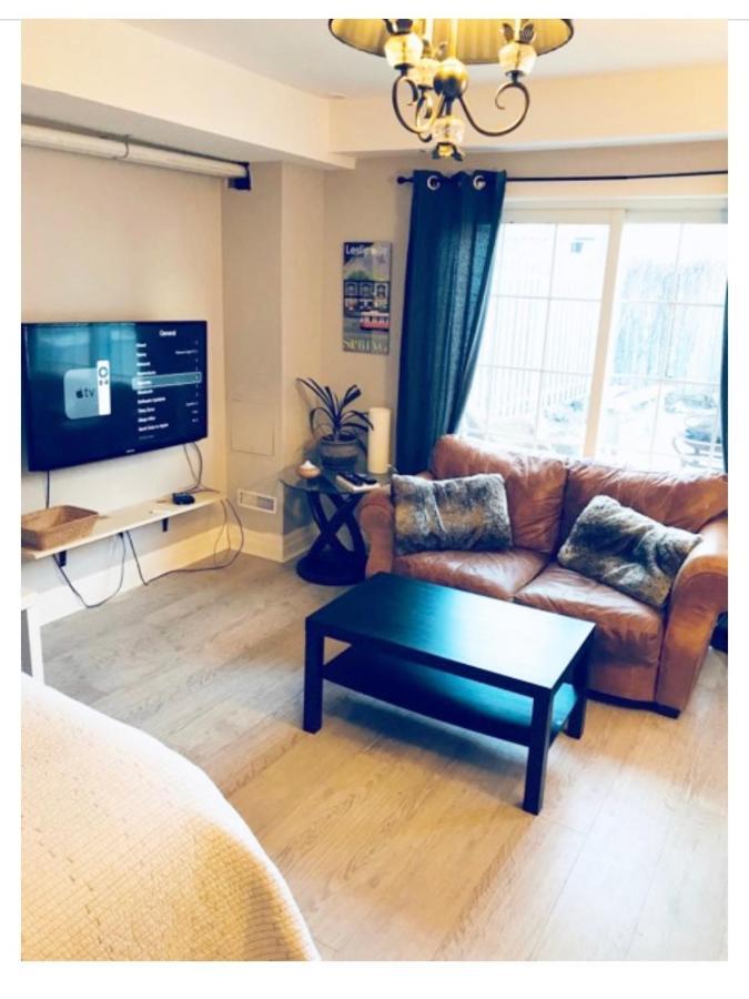 Downtown Studio In Leslieville With Hot Tub * Toronto