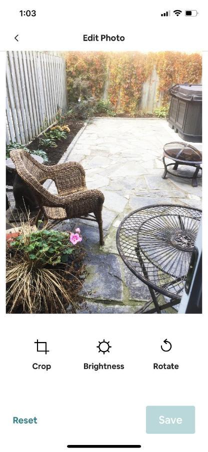 Guest house Downtown Studio In Leslieville With Hot Tub Toronto
