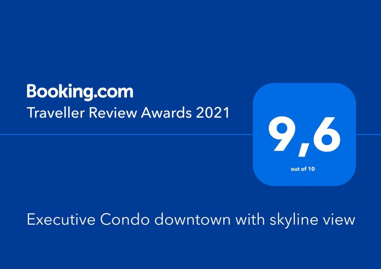 Executive Downtown With Skyline View Apartment