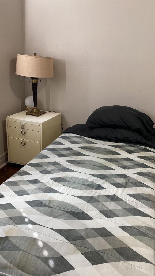 Private 5 Min Finch West Subway - York Guest house *