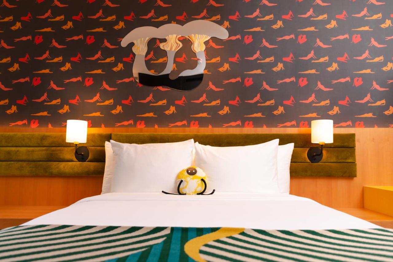 The Drake Hotel 4*