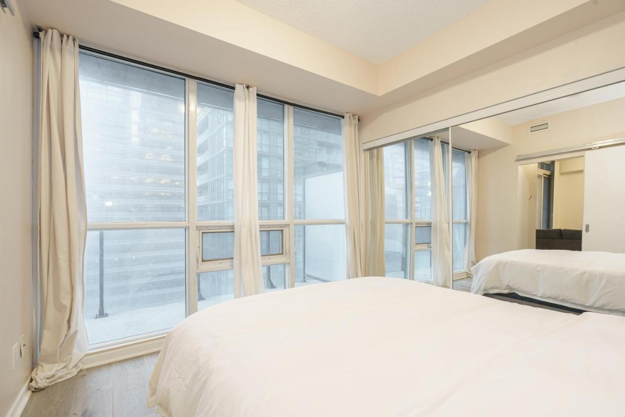 Apartment Spectacular 2bdrm In Maple Leaf Sq