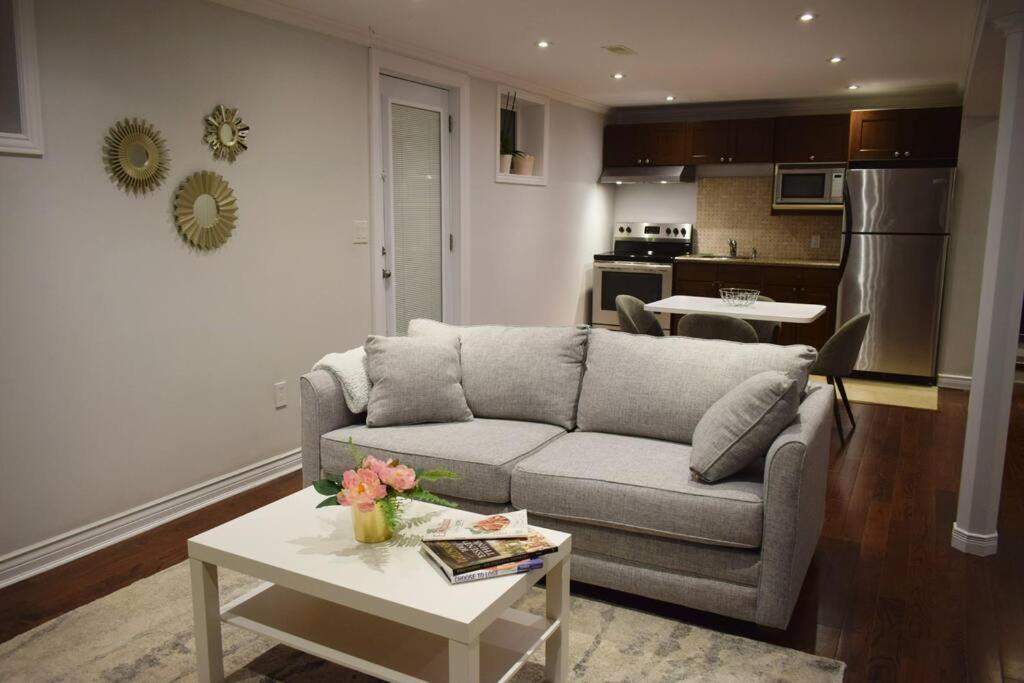 Away From - Basement Studio Apartment Toronto