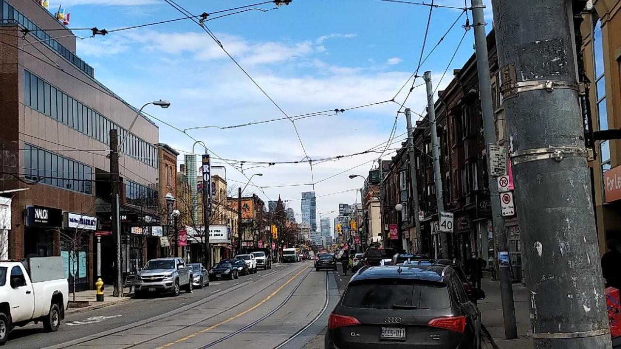 One Bedroom In Liberty Village Apartment *