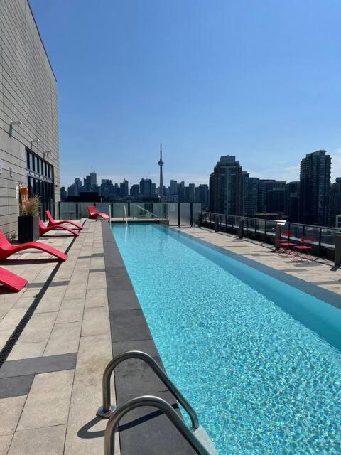 One Bedroom In Liberty Village Apartment *