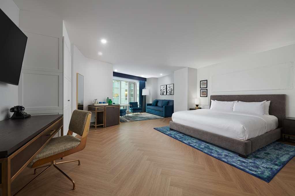 Pantages Centre Hotel 4*