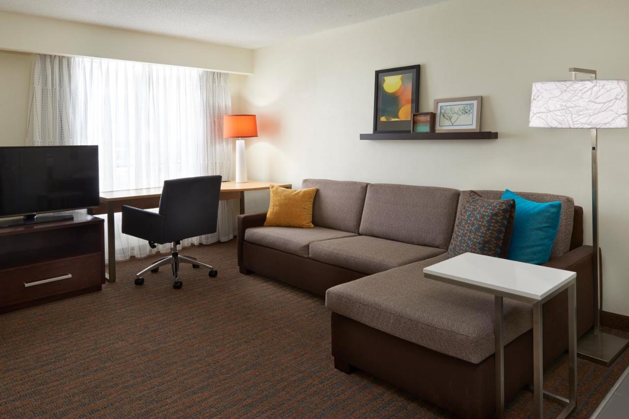 By Marriott Airport 3*