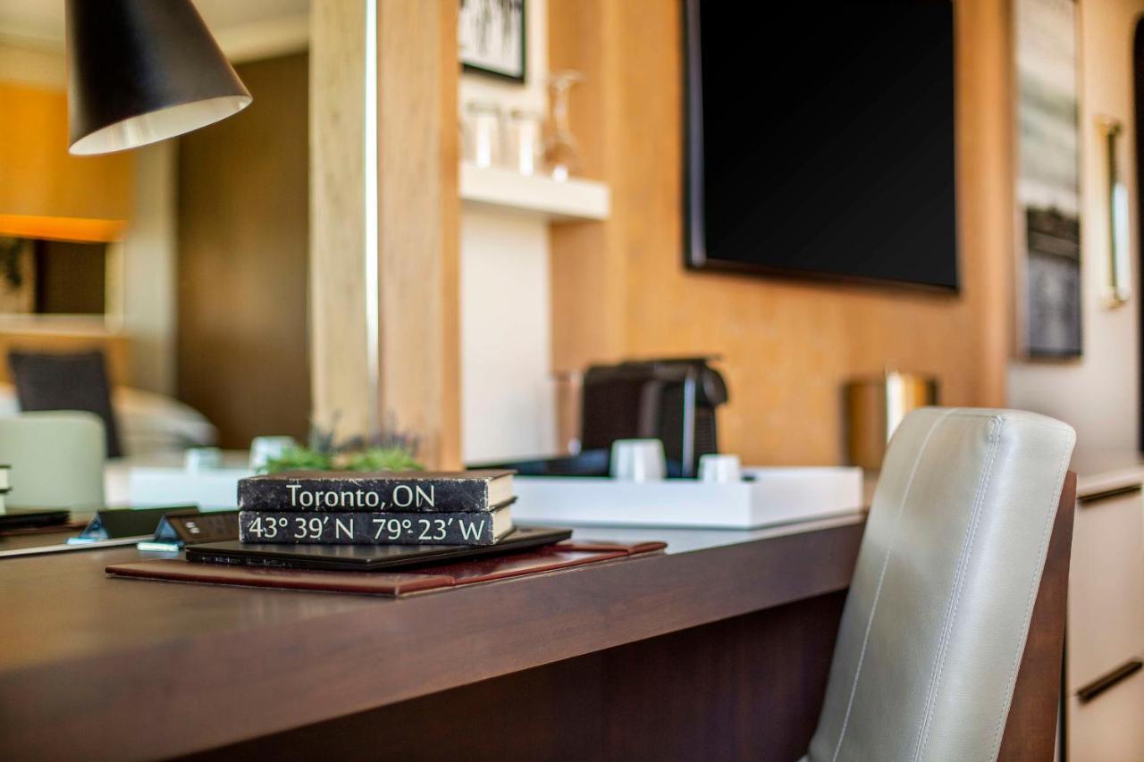 The Yorkville Royal Sonesta 4*
