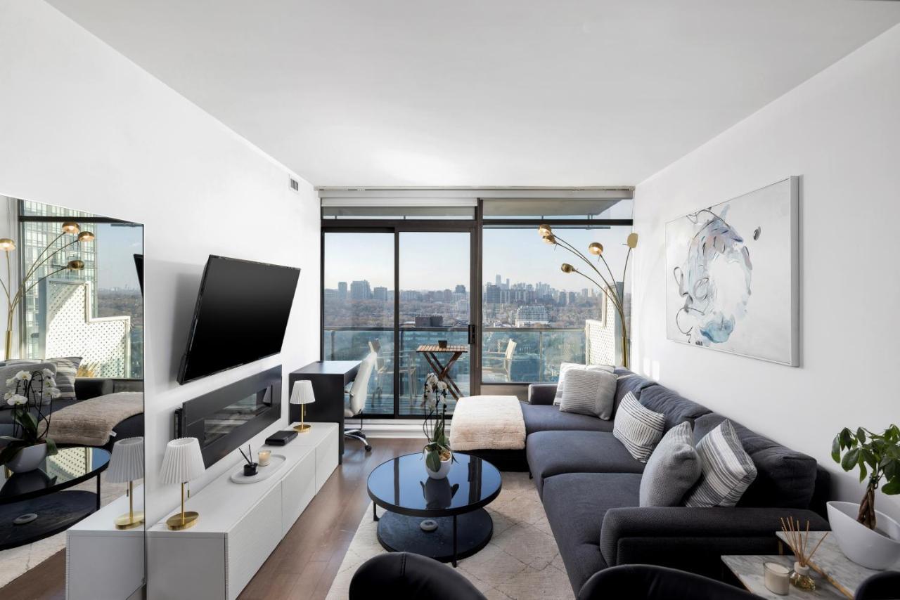 Luxury Executive Yorkville Apartment *