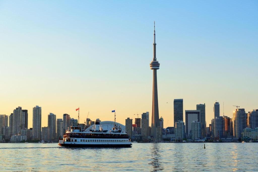 Luxury With Cn Tower View Toronto
