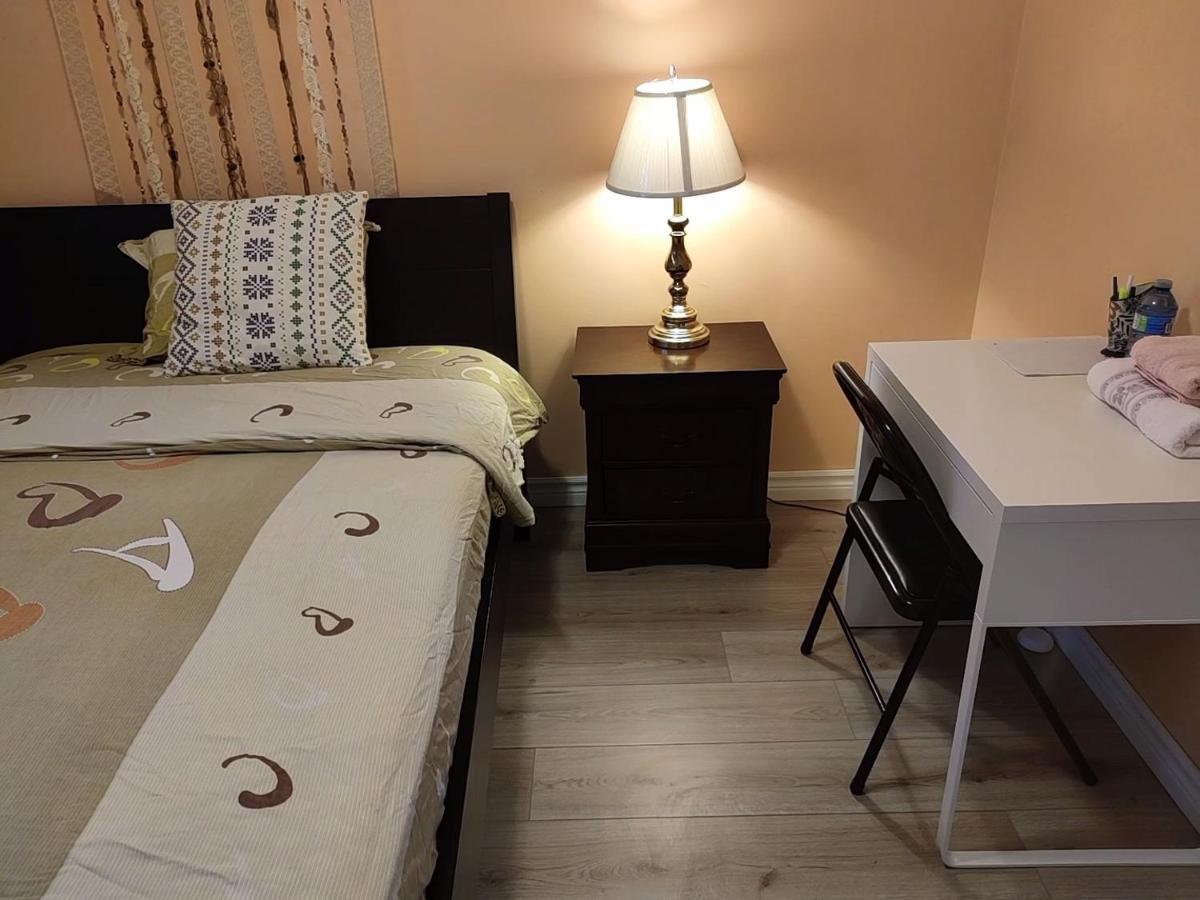 North York Close To Hwy 401 And Dvp Homestay