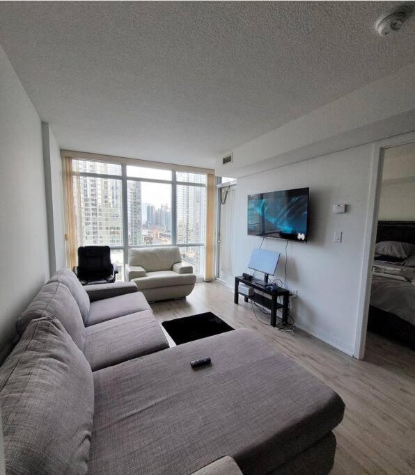 Unobstructed Cn Tower View In Every With Balcony & Parking Apartment