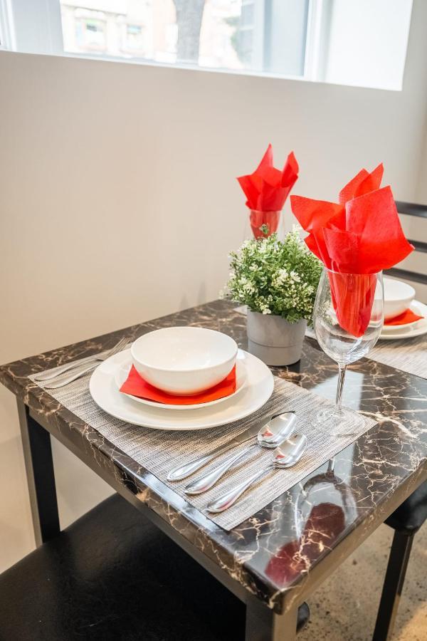 Modern 1br - Stunning View Of Cn Tower * Toronto