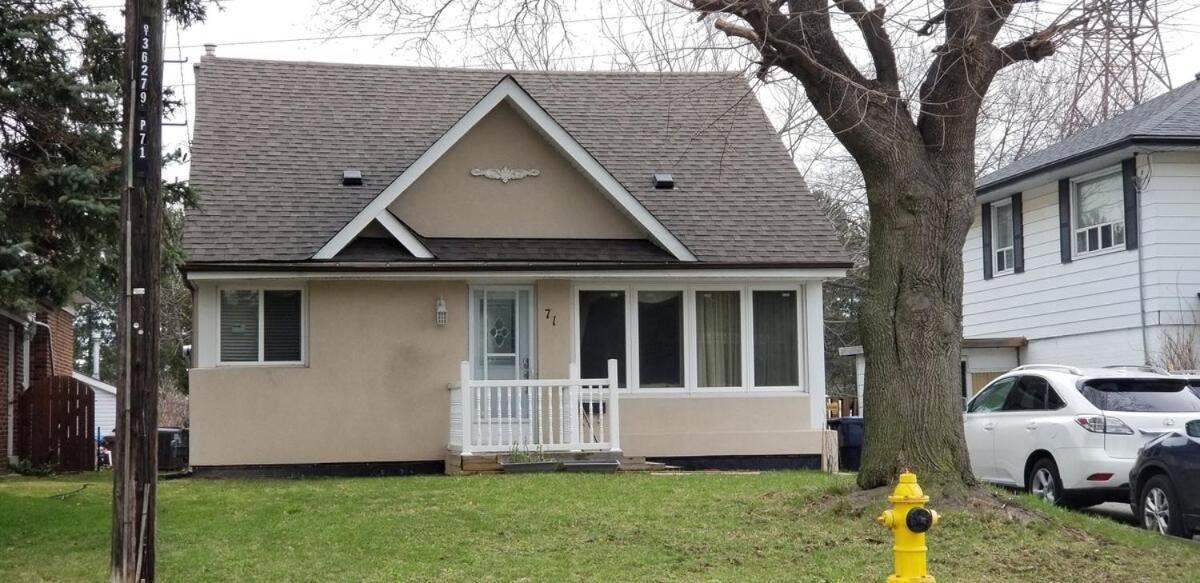 Spacious Mbr Near Kennedy Subway & Go Homestay Toronto