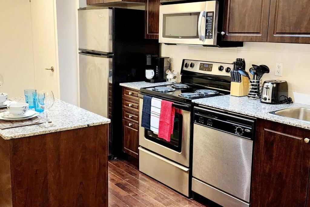 Apartment Lakeview In Downtown With Free Parking.
