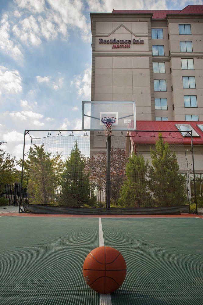 Hotel By Marriott Airport 3*