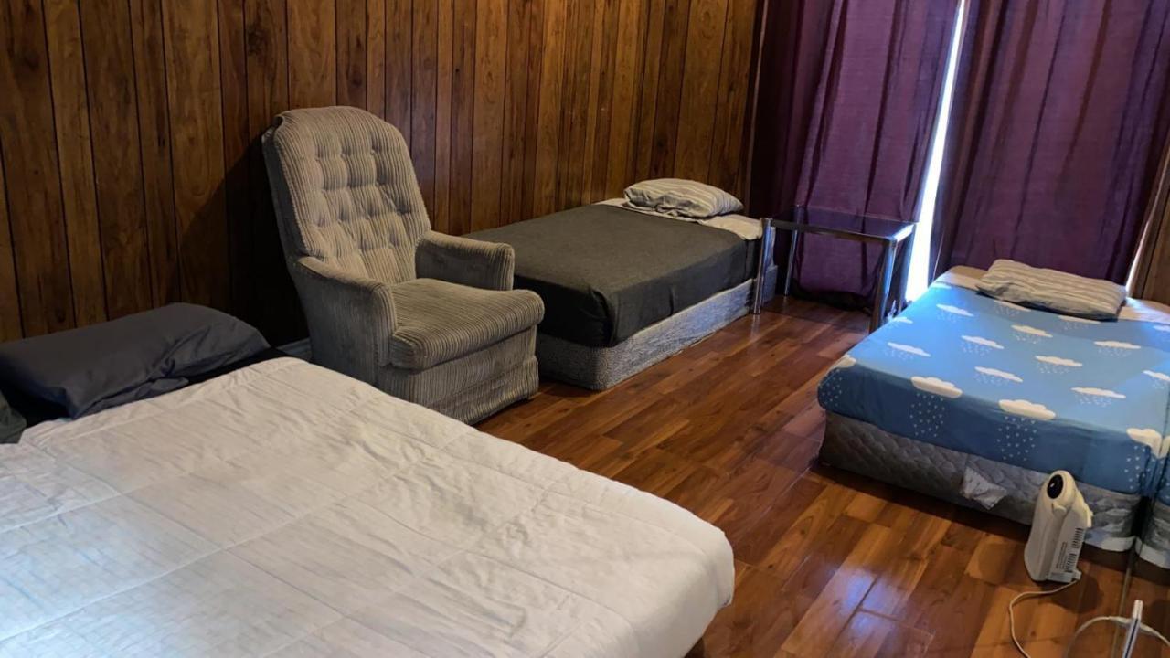Private 5 Min Finch West Subway - York *