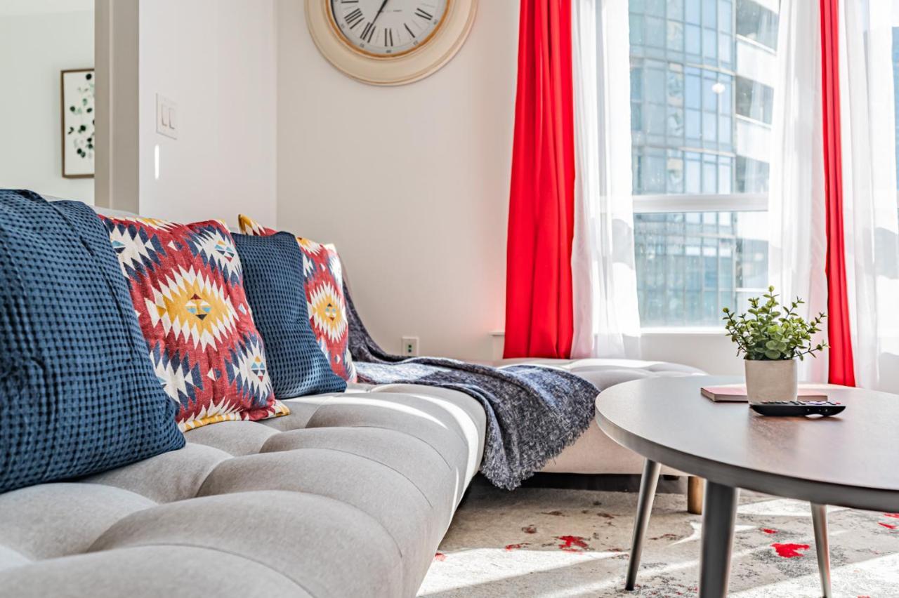 Leckie Luxurious Suites Aparthotel Toronto